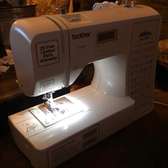 Brother project runway sewing machine - Picture 2 of 8